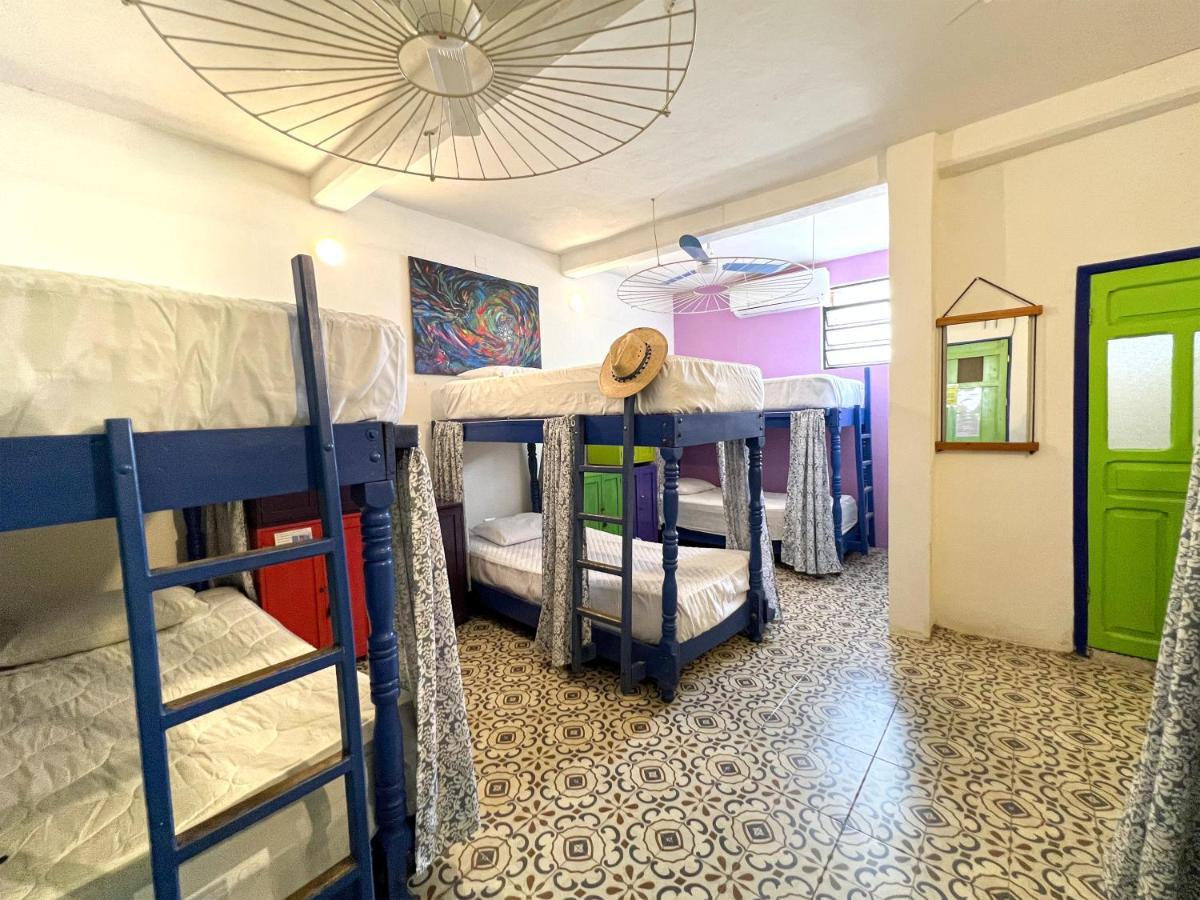 Hostel Candelaria Вальядолід Екстер'єр фото
