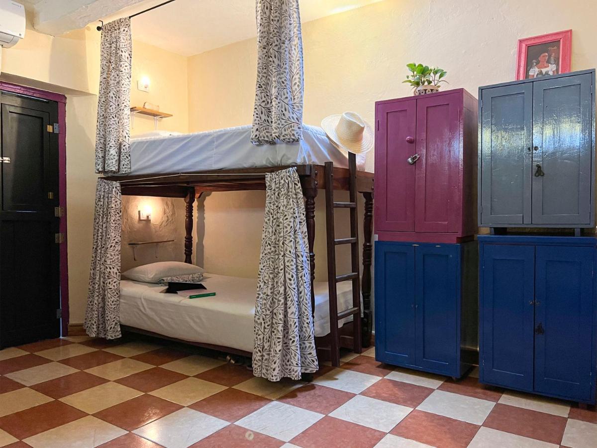 Hostel Candelaria Вальядолід Екстер'єр фото