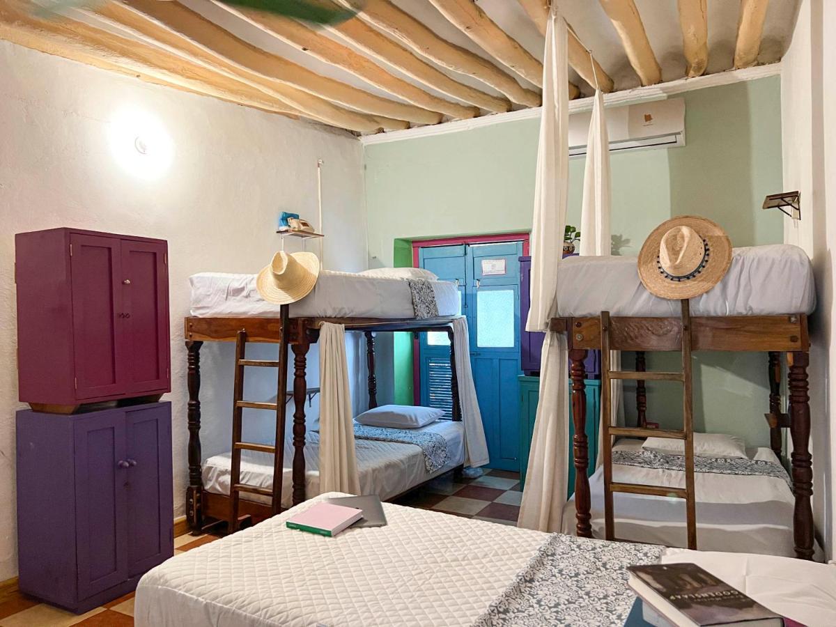 Hostel Candelaria Вальядолід Екстер'єр фото