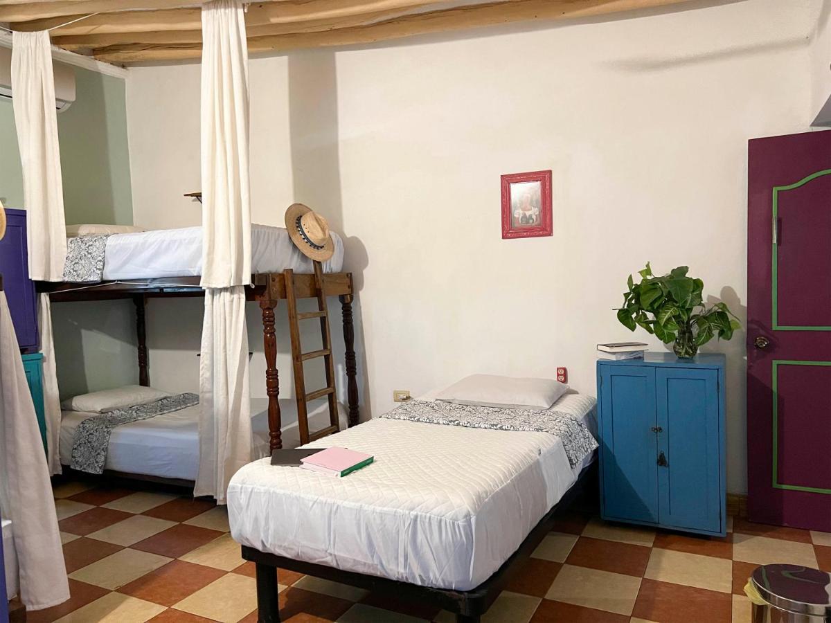 Hostel Candelaria Вальядолід Екстер'єр фото
